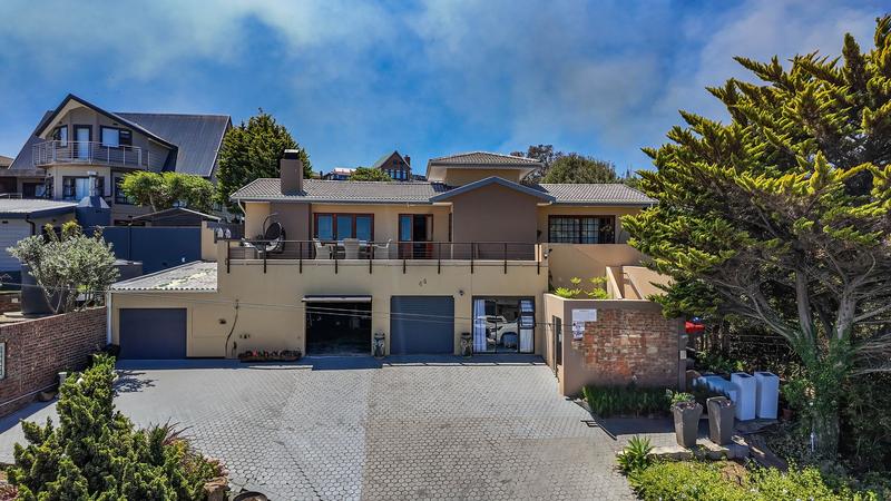 7 Bedroom Property for Sale in Dana Bay Western Cape